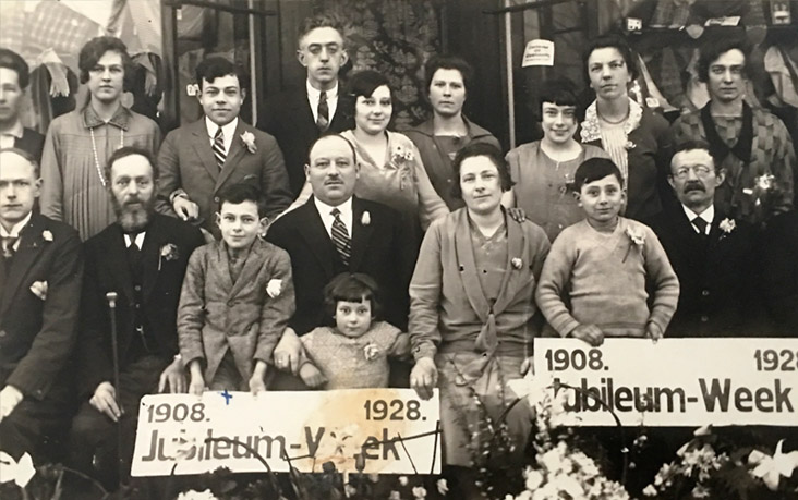20-jarig-jubileum-kledingzaak-1928